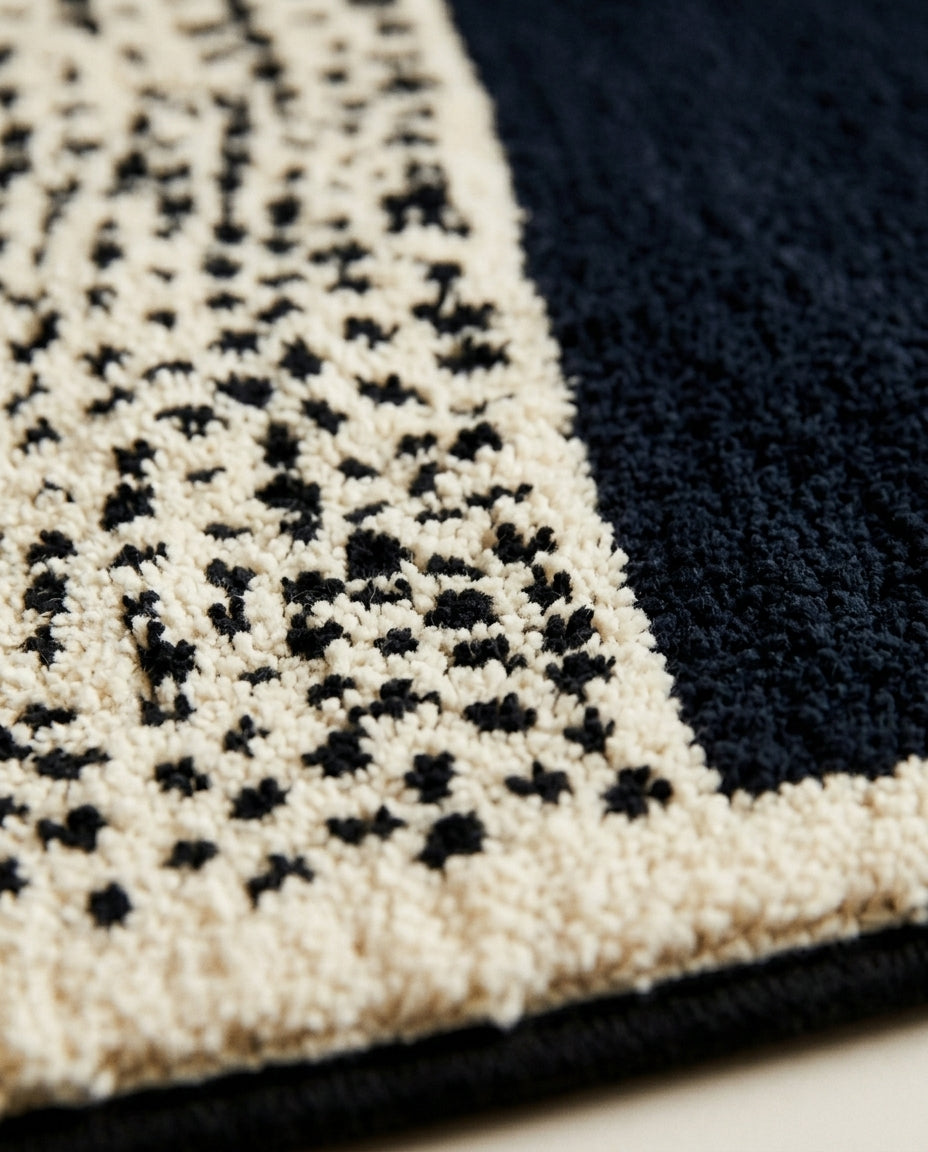 Käsintehdyt abstrakti kylpyhuonematto – pehmeä ja liukumaton