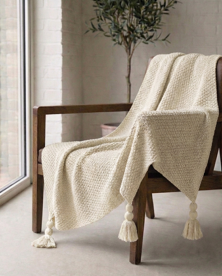 Villainen neulehuopa tupsuin | Nordic Warmth