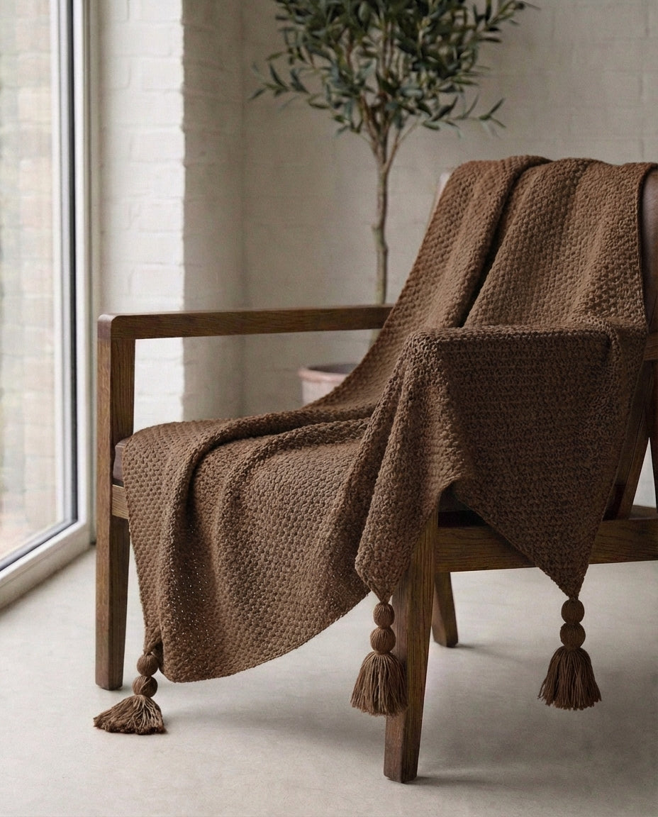 Villainen neulehuopa tupsuin | Nordic Warmth