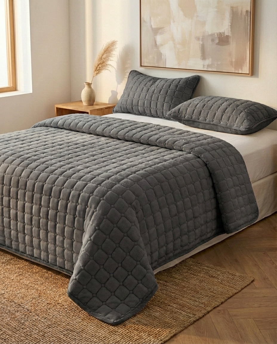 Tilkkutäkki Fleece | Pehmeä Neliötekstuurinen Sängynpeite