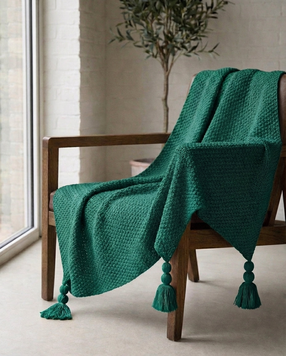 Villainen neulehuopa tupsuin | Nordic Warmth