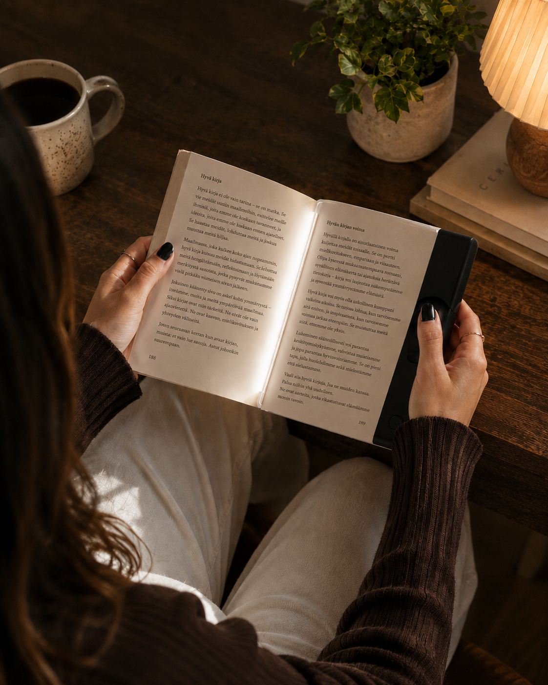 Lumira Slimline Page Light – Ultraohut Lukuvalo Pimeään Huoneeseen