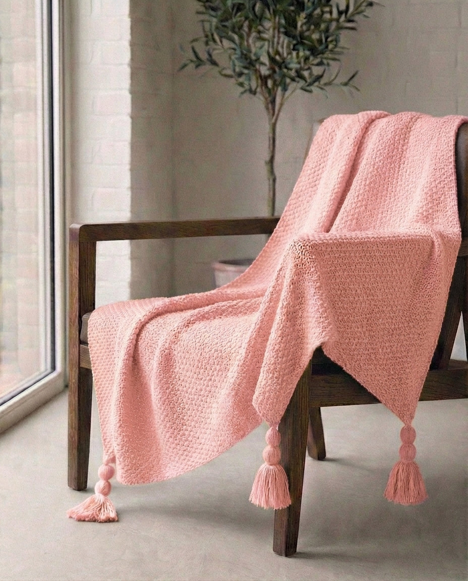 Villainen neulehuopa tupsuin | Nordic Warmth