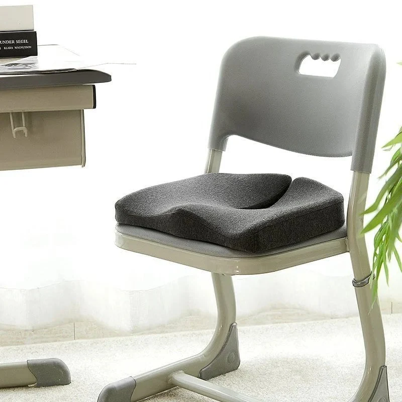 ErgoComfort™ Lonkkatukea Antava Tyyny – Pehmeä memory foam -istuintyyny pitkään istumiseen