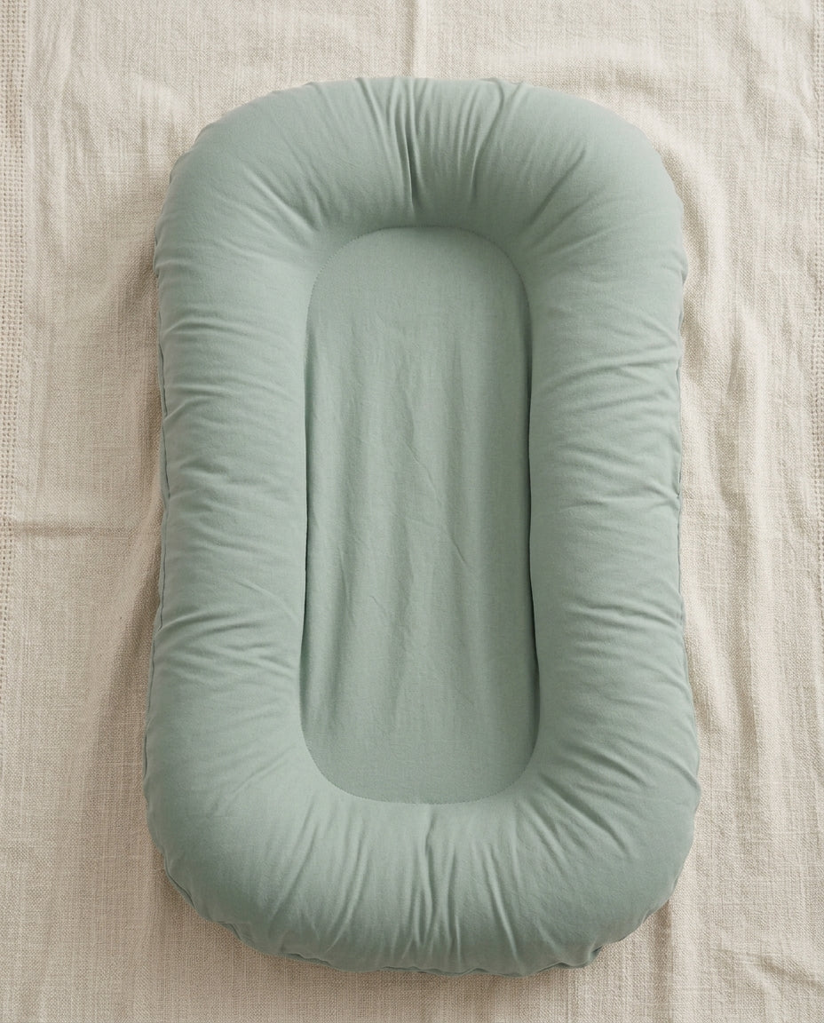 Vauvan pesä – ergonominen vastasyntyneelle