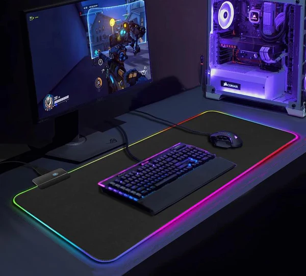 RGB Pelihiirimatto 13 Valotilalla, Nano-Teksturoitu Pinta & Liukumaton Pohja